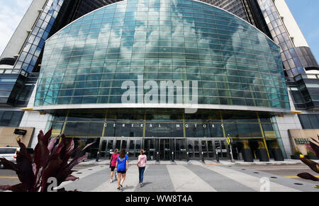 Detroit, Michigan, USA. 31 juillet, 2019. Les visiteurs sont accueillis à l'office de siège mondial de General Motors à Detroit's Renaissance Center. Crédit : Paul Hennessy/SOPA Images/ZUMA/Alamy Fil Live News Banque D'Images