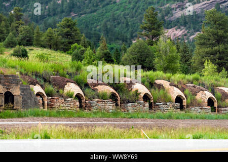 La route 133 dans la région de Redstone Colorado en été avec des fours à coke historique Banque D'Images