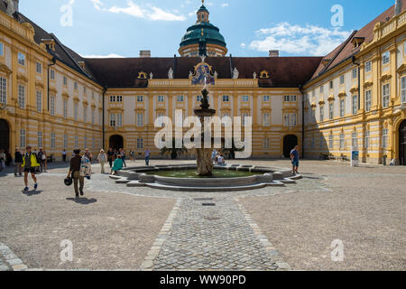 MELK, Autriche- le 16 août 2019 : l'historique Abbaye de Melk, cour d'entrée Banque D'Images