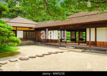 Maison de thé en bois japonais dans le jardin Ritsurin, au Japon. Banque D'Images