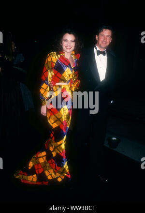 Century City, Californie, USA 7 décembre 1994 Actres Fran Drescher et acteur Charles Shaughnessy assister à la cinquième Conférence annuelle de Feu et Glace la balle au profit de l'UCLA/Revlon Women's Cancer Research Program le 7 décembre 1994 à 20e siècle Fox Studios à Century City, Californie, USA. Photo de Barry King/Alamy Stock Photo Banque D'Images