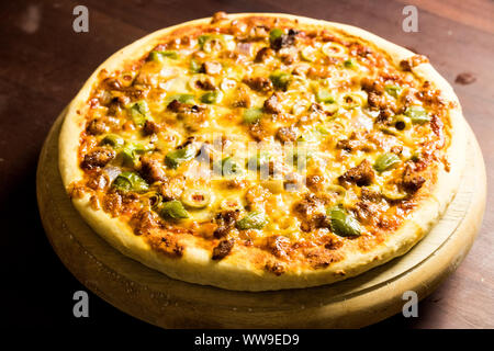 Pan Pizza prendre par le haut libre Banque D'Images