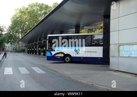 Tours, France, 31 juillet 2019 : La station de bus dans le centre de la ville de Tours Banque D'Images