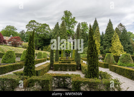 Jardins ornementaux à Thornbridge Hall, une maison de campagne, dans le Peak District, Derbyshire, Royaume-Uni Banque D'Images