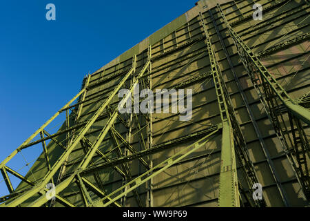 Porte principale de Cardington Airship shed numéro 2 maintenant Cardington Studios. Le hangar a été construit à l'origine de la construction de dirigeables britanniques pendant la première Banque D'Images