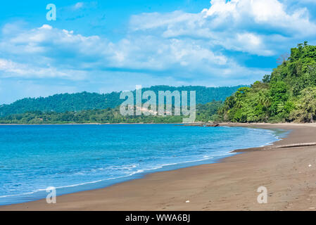 Costa Rica, plage sur la côte du Pacifique, belle péninsule sauvage d'Osa Banque D'Images