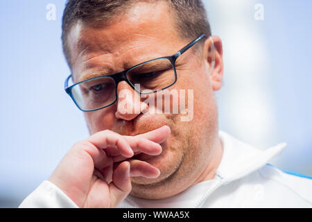 Cologne, Allemagne. 14Th Sep 2019. Soccer : Bundesliga, 1er FC Cologne - Borussia Mönchengladbach, 4e journée en stade RheinEnergieStadion. La tête de Mönchengladbach sports Max Eberl avant le jeu. Crédit : Rolf Vennenbernd/DPA - NOTE IMPORTANTE : en conformité avec les exigences de la DFL Deutsche Fußball Liga ou la DFB Deutscher Fußball-Bund, il est interdit d'utiliser ou avoir utilisé des photographies prises dans le stade et/ou la correspondance dans la séquence sous forme d'images et/ou vidéo-comme des séquences de photos./dpa/Alamy Live News Banque D'Images