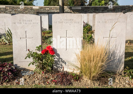 Un-connu des soldats de la première guerre mondiale, à la CSGC Cimetière militaire ferme Ration , La Chapelle-d'Armentières dans le nord de la France Banque D'Images