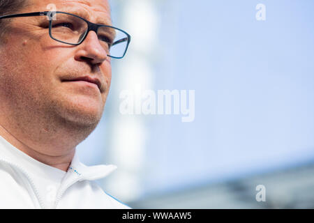 Cologne, Allemagne. 14Th Sep 2019. Soccer : Bundesliga, 1er FC Cologne - Borussia Mönchengladbach, 4e journée en stade RheinEnergieStadion. La tête de Mönchengladbach sports Max Eberl avant le jeu. Crédit : Rolf Vennenbernd/DPA - NOTE IMPORTANTE : en conformité avec les exigences de la DFL Deutsche Fußball Liga ou la DFB Deutscher Fußball-Bund, il est interdit d'utiliser ou avoir utilisé des photographies prises dans le stade et/ou la correspondance dans la séquence sous forme d'images et/ou vidéo-comme des séquences de photos./dpa/Alamy Live News Banque D'Images