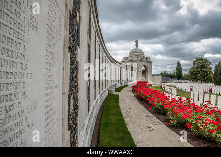 Cimetière de Tyne Cot & Memorial, le plus grand cimetière militaire à Zonnebeke, près de la ville d'Ypres en Flandre Occidentale sur le saillant de la Belgique Banque D'Images