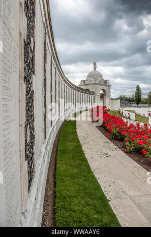 Cimetière de Tyne Cot & Memorial, le plus grand cimetière militaire à Zonnebeke, près de la ville d'Ypres en Flandre Occidentale sur le saillant de la Belgique Banque D'Images