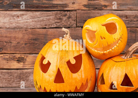 Tête de lanterne sculptée de citrouille pour Halloween. Banque D'Images