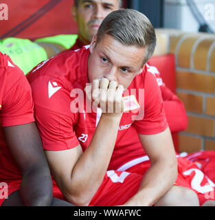 Berlin, Allemagne. 14Th Sep 2019. Soccer : Bundesliga, 4ème journée, 1er FC Union Berlin - Werder Brême, stade An der alten Försterei situé. Felix Kroos de Union Berlin se trouve sur le banc Crédit : Tom Weller/DPA - NOTE IMPORTANTE : en conformité avec les exigences de la DFL Deutsche Fußball Liga ou la DFB Deutscher Fußball-Bund, il est interdit d'utiliser ou avoir utilisé des photographies prises dans le stade et/ou la correspondance dans la séquence sous forme d'images et/ou vidéo-comme des séquences de photos./dpa/Alamy Live News Crédit : afp photo alliance/Alamy Live News Banque D'Images