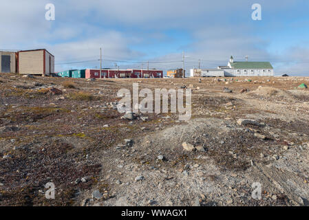 Église dans la ville de Cambridge Bay, Nunavut, Canada Banque D'Images