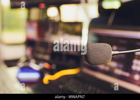 Au cours de la micro Résumé photo de trouble petite salle de conférence ou salle de séminaire avec présence de fond. Concept de formation des petites entreprises. Fonction Banque D'Images