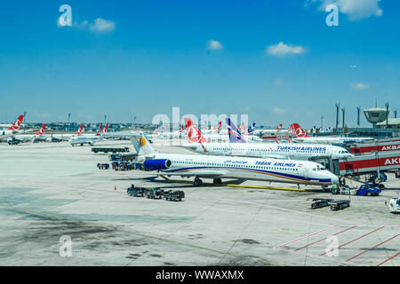 La flotte de Turkish Airlines à l'ancien aéroport Ataturk Banque D'Images