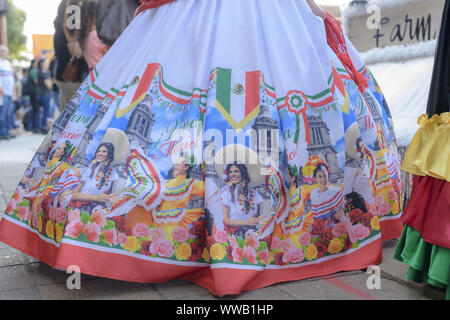 Houston, Texas, USA. 14Th Sep 2019. La célébration du Mois du patrimoine hispanique avec les Fiestas Patrias Parade internationale tenue au centre-ville de Houston, Texas -- Samedi 14 janvier 2019, Alicia KERBER Crédit : Lynn Pennington/ZUMA/Alamy Fil Live News Banque D'Images