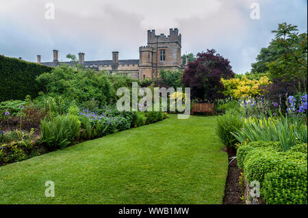 16ème siècle château de Sudeley et ses jardins à Winchcombe, Gloucestershire, Cotswolds, en Angleterre Banque D'Images