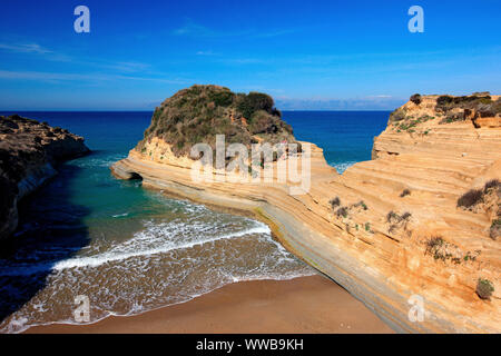 L'île de Corfou (Kerkyra), Mer Ionienne, en Grèce. Le canal d''Amour' plage de Sidari, à la partie nord de l'île. Banque D'Images