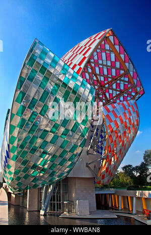 Le bulding de la fondation Louis Vuitton (conçu par l'architecte Frank Gehry)Boulogne, dans le 16ème arrondissement de Paris, France Banque D'Images