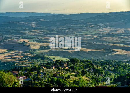 Volterra, Pise, Toscane, Italie : vue panoramique de la ville médiévale Banque D'Images