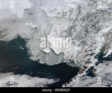 La glace de mer, au large de la côte ouest de l'Alaska, le détroit de Béring, le 4 février 2014, par la NASA/Jeff Schmaltz/DPA Banque D'Images