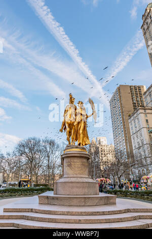 New York, NY, USA - Décembre 2018 - William Tecumseh Sherman Memorial sont les sculptures extérieures de William Tecumseh Sherman et de Victoire par Auguste Banque D'Images