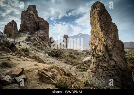 Vue spectaculaire sur la Roques de Garcia dans le Parc National du Teide, Tenerife, Canaries. Banque D'Images