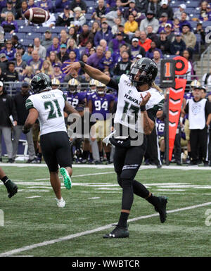 14 septembre 2019 - Hawaii Rainbow Warriors quarterback Cole McDonald # 13 jette une note pendant le jeu entre l'Hawaii Rainbow Warriors et la Oregon State Beavers au Husky Stadium à Seattle, WA - Michael Sullivan/CSM Banque D'Images