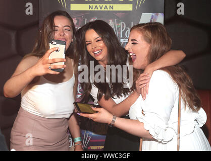 Love Island's Maura Higgins se joint aux fans lors d'une partie des résultats d'examens au Palace de nuit à Navan, comté de Meath, Irlande comprend : Maura Higgins Où : Navan, Irlande Quand : 14 août 2019 Source : WENN.com Banque D'Images