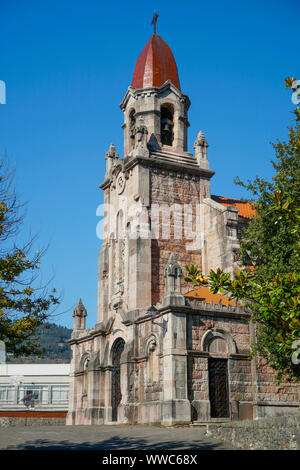 Oviedo, Espagne - 12.09.2019 EDITORIAL : Paroisse de San Pedro los Arcos bâtiments historiques locaux Banque D'Images