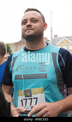 Mansfield, au Royaume-Uni. 15 Sep, 2019. Ben Bradley le conservateur Député de Mansfield et un fervent partisan de la British H Boris Johnson, en compétition dans la course 10K Mansfield. Être une minorité Mansfield seat qui ont voté dans l'UNION EUROPÉENNE Référendum à repartir avec une majorité de 70,9  % sera une bataille à la prochaine élection générale. Credit : Alan Keith Beastall/Alamy Live News Banque D'Images