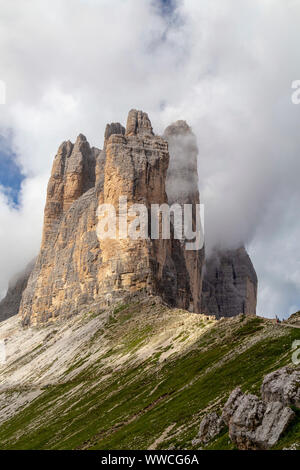 Les trois sommets de Lavaredo (Tre Cime di Lavaredo), sont trois sommets de mâchicoulis situé dans les régions italiennes de Trentin Banque D'Images