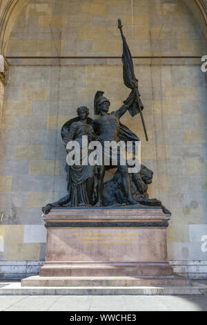 Statue commémorant la guerre de 1870 à l'intérieur de la Feldherrnhalle (Field Marshals' Hall) sur l'Odeonsplatz, Munich, Bavière, Allemagne. Banque D'Images