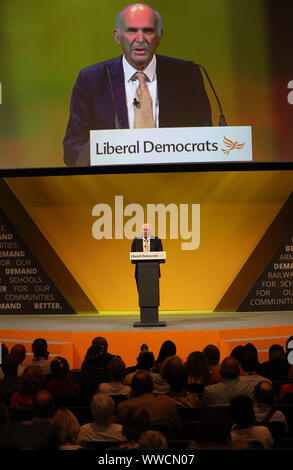 L'ancien leader Libdem Sir Vince Cable prend la parole lors de la conférence d'automne les démocrates libéraux au Centre International de Bournemouth. Banque D'Images