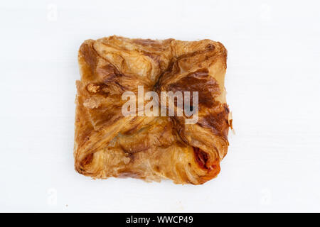 Cipollina sicilien. Une cuisine de rue typique de Sicile. Faite avec des olives, tomates, jambon, l'oignon et le fromage. Banque D'Images