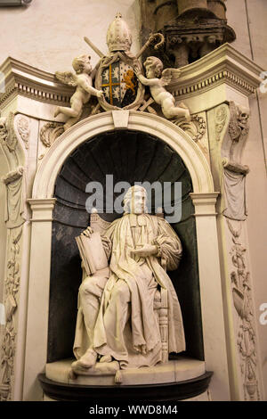 UK, County Durham, Bishop Auckland, château, chapelle saint Pierre, l'évêque Richard Trevor (1752-1771) Memorial Banque D'Images