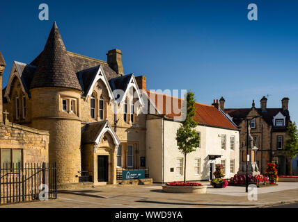 UK, County Durham, Bishop Auckland, Market Place, Miner's Art Gallery Banque D'Images