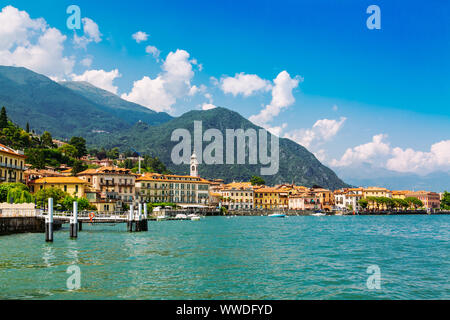 Ville de Menaggio sur le lac de Côme dans la région Lombardie en Italie Banque D'Images