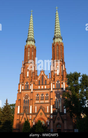 La Cathédrale Saint-florian à Varsovie, Pologne. Cathédrale de l'Archange Saint-Michel et saint Florian le Martyr, église catholique, de l'ec de style néo-gothique Banque D'Images