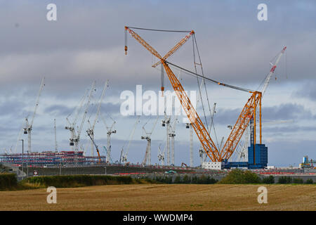 Hinckley Point, UK. 15 Sep, 2019. Rencontrez Big Carl les mondes plus grand Crane commence à travailler à Hinckley Point Power Station .l'article 656 pieds de hauteur 250mètres. Crédit : Robert Timoney/Alamy Live News Banque D'Images