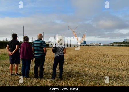 Hinckley Point, UK. 15 Sep, 2019. Rencontrez Big Carl les mondes plus grand Crane commence à travailler à Hinckley Point Power Station .l'article 656 pieds de hauteur 250mètres. Crédit : Robert Timoney/Alamy Live News Banque D'Images