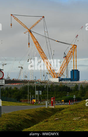 Hinckley Point, UK. 15 Sep, 2019. Rencontrez Big Carl les mondes plus grand Crane commence à travailler à Hinckley Point Power Station .l'article 656 pieds de hauteur 250mètres. Crédit : Robert Timoney/Alamy Live News Banque D'Images