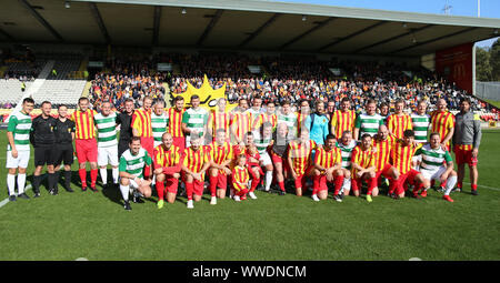 Glasgow, Royaume-Uni. 15 Sep, 2019. 15 septembre 2019 ; le contrôle de l'énergie Stadium, Glasgow, Écosse ; Kris Doolan Testimonial, Partick Thistle XI contre Celtic XI ; les deux parties en ligne avec les officiels de match et les mascottes du club - usage éditorial : Action Crédit Plus Sport Images/Alamy Live News Banque D'Images