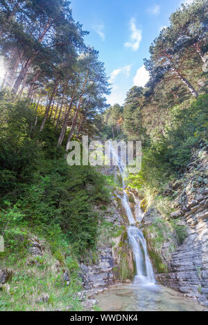 Sibiscal Boltanya, cascade dans la vallée de la Jacetania, Huesca, Espagne Banque D'Images