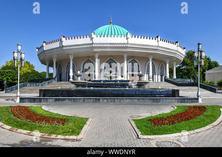 Musée Amir Timur situé à Tachkent, la capitale de l'Ouzbékistan. Il a ouvert ses portes en 1996, et se consacre à la seigneur mongol Tamerlan (Amir Timur). Banque D'Images