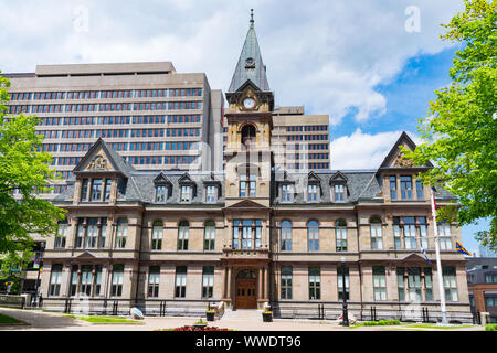Halifax, Canada - le 19 juin 2019 : Halifax City Hall Building sur la place Grand Parade Square à Halifax, Nouvelle-Écosse, Canada Banque D'Images