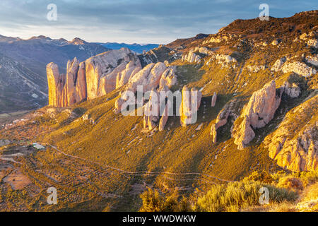 Mallos de Riglos au coucher du soleil, Riglos, de la Hoya, Huesca, Espagne Banque D'Images