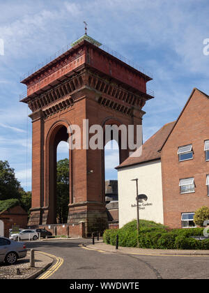 COLCHESTER, ESSEX - le 11 AOÛT 2018 : la tour d'eau Jumbo - une tour d'eau à la porte de Balkerne Banque D'Images