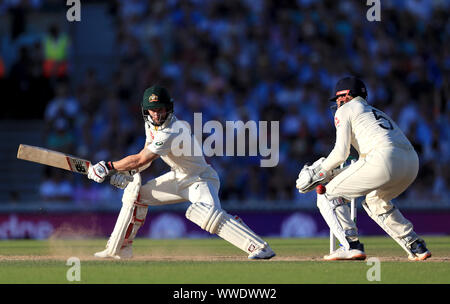 L'Australie Matthew Wade (à gauche) les chauves-souris au cours de la quatrième journée de la cinquième test match à l'Ovale de Kia, Londres. Banque D'Images